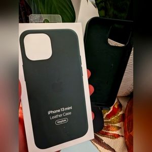 Apple iPhone 13 mini Leather Case Green